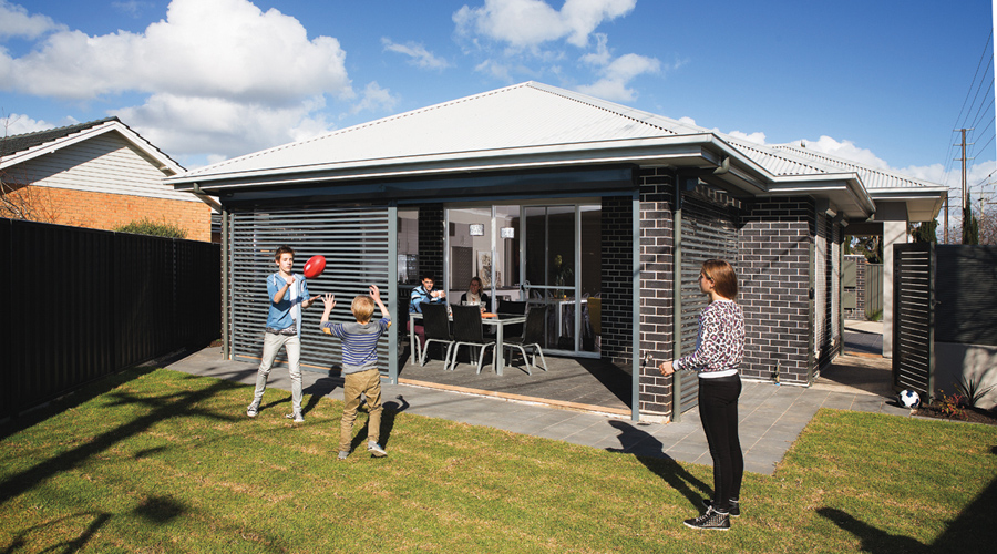 Allstyle Roller Shutters EasyView 05 Residential Roller Shutters 6 Allstyle Roller Shutters EasyView 05 Residential Roller Shutters 5